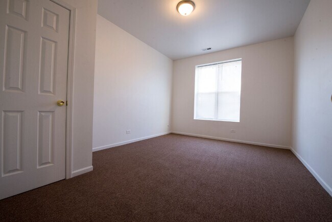 3454 W Lexington