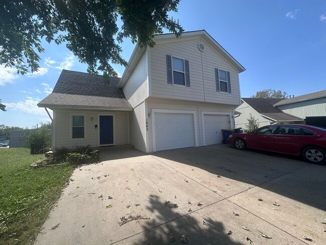 Photo - 1883 CHICKADEE Dr