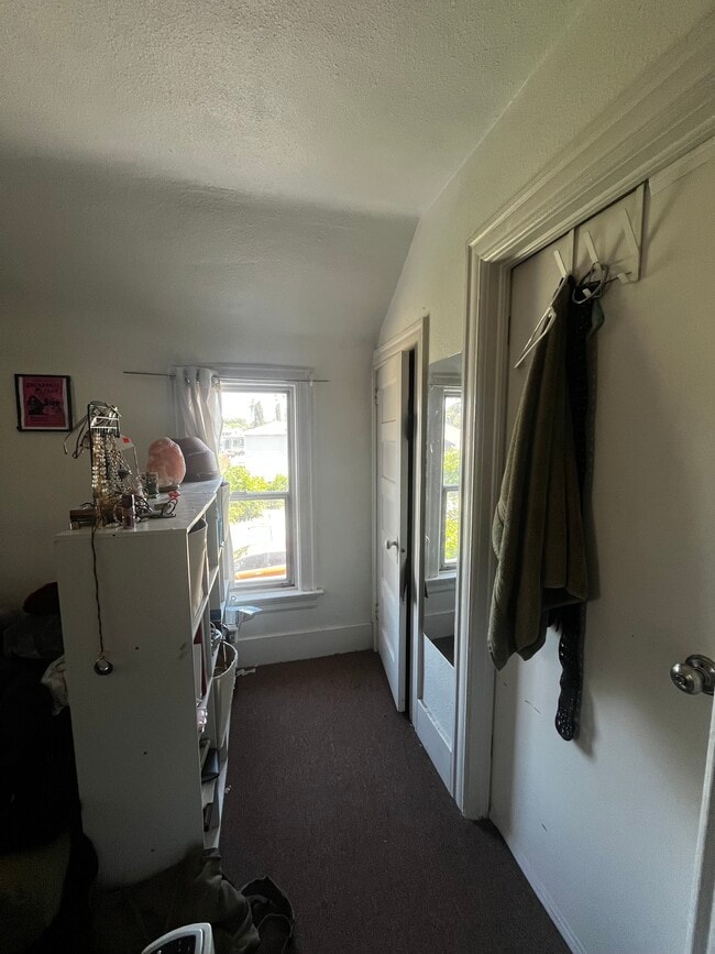 Photo - 362 N 7th St
