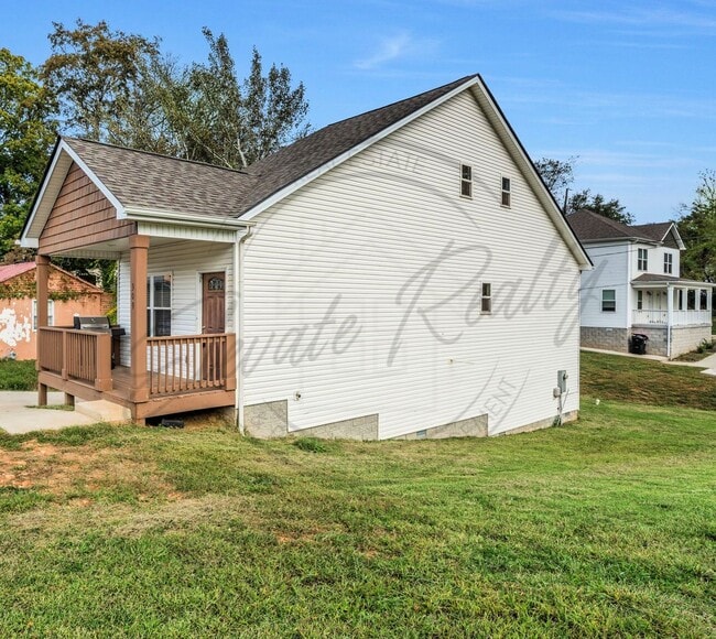 Photo - Beautiful 3-Bedroom Home in Clarksville wi...