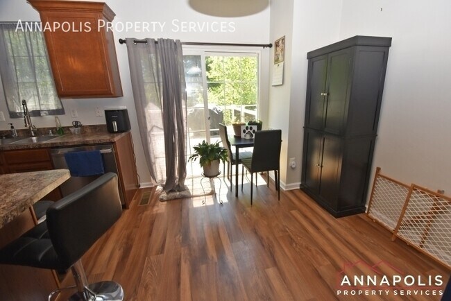 Photo - 807 Croggan Cres