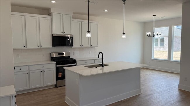 Photo - 2330 Longfellow Dr