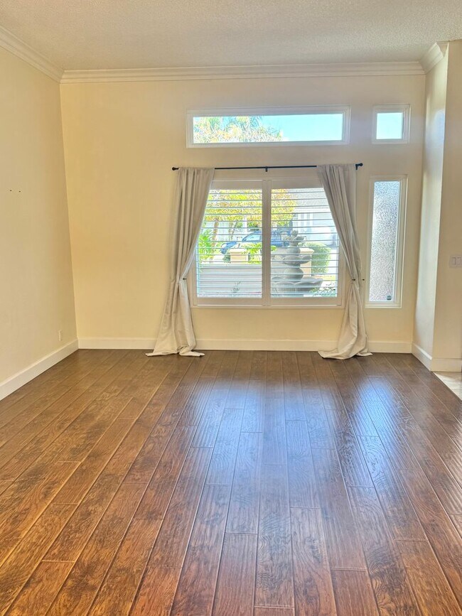 Photo - Rare opportunity spacious remodeled Camarillo Home on cul-de-sac with Electricity included!