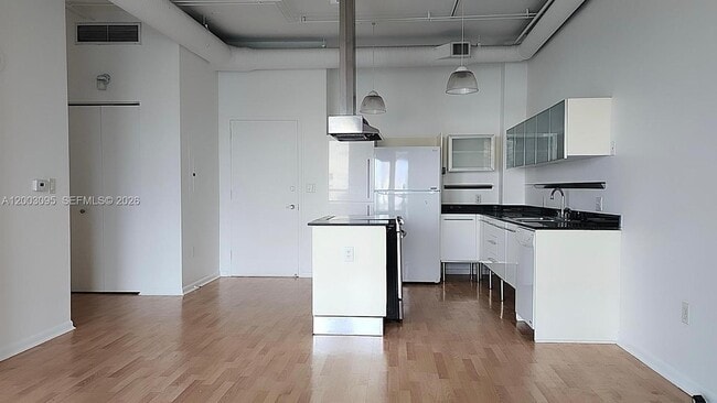 Photo - 10 SW South River Dr Unit 802