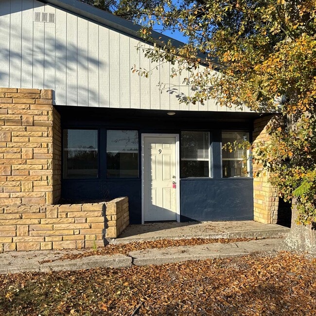 Building Photo - 3690 U.S. 17-9 Unit 9