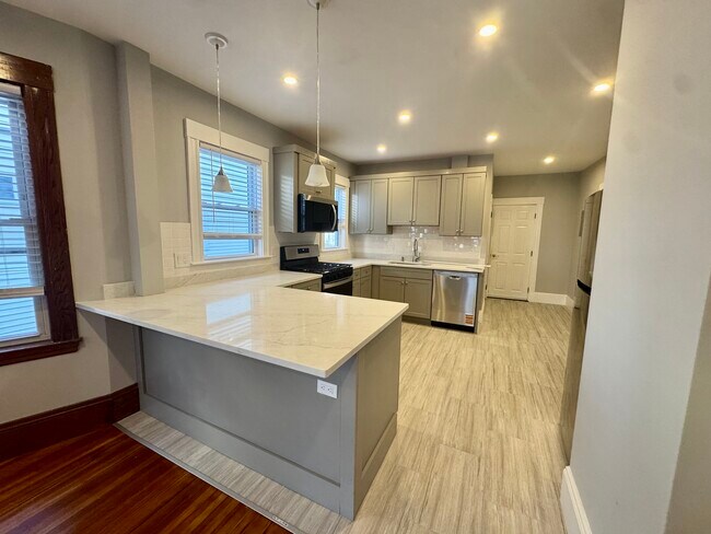 Building Photo - 69 Turner St Unit 1