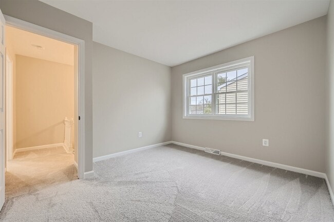 Photo - 520 Cressy Rd