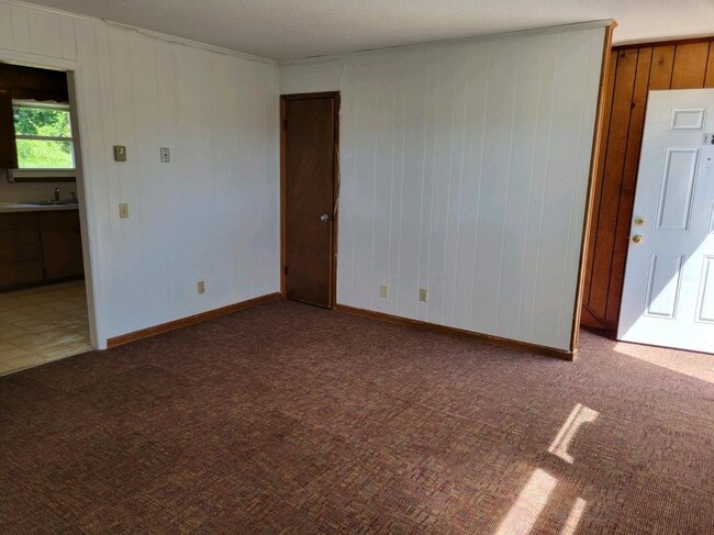 Photo - 205 Nolens Hill Rd