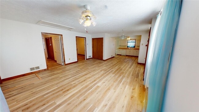 Photo - 357 Lowden Point Rd