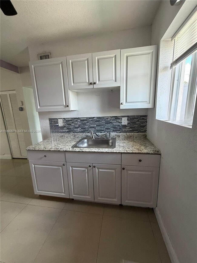 Photo - 12210 NE 14th Ave Unidad 12210