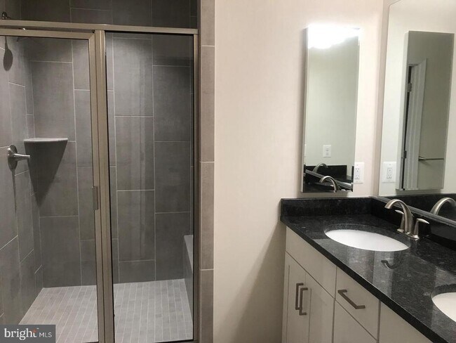 Photo - 42416 Dogwood Glen Square