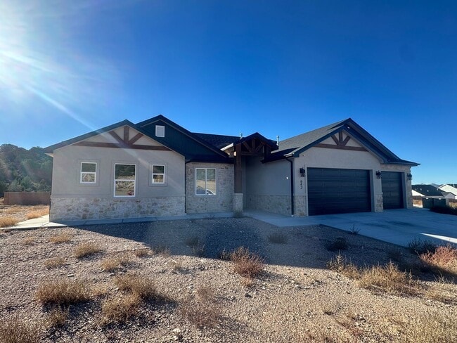 Building Photo - Beautiful New 4 Bedroom Home in Cedar City!