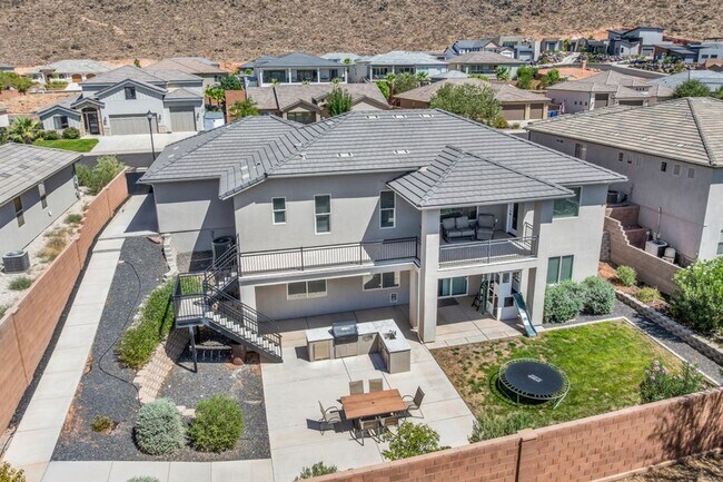 Photo - 6 Bedroom Home by Sand Hallow State Park!! Price Reduced!!