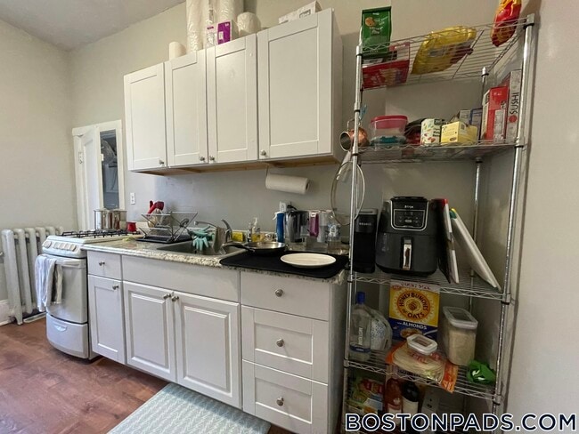 Building Photo - 447 Park Dr