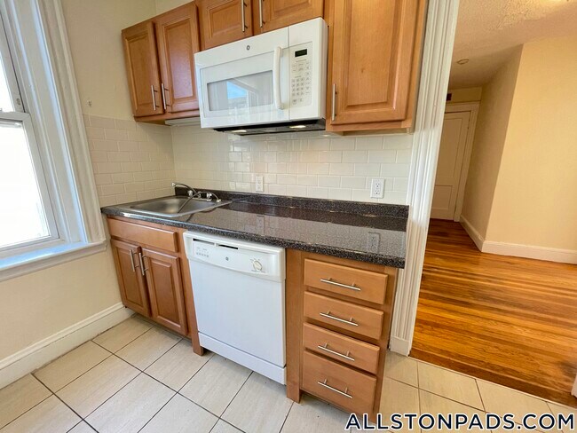 Photo - 5 Barrows St Unit 6