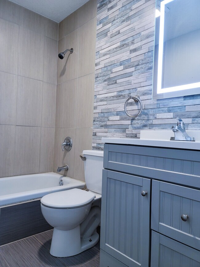 Photo - 7219 Montana Ave