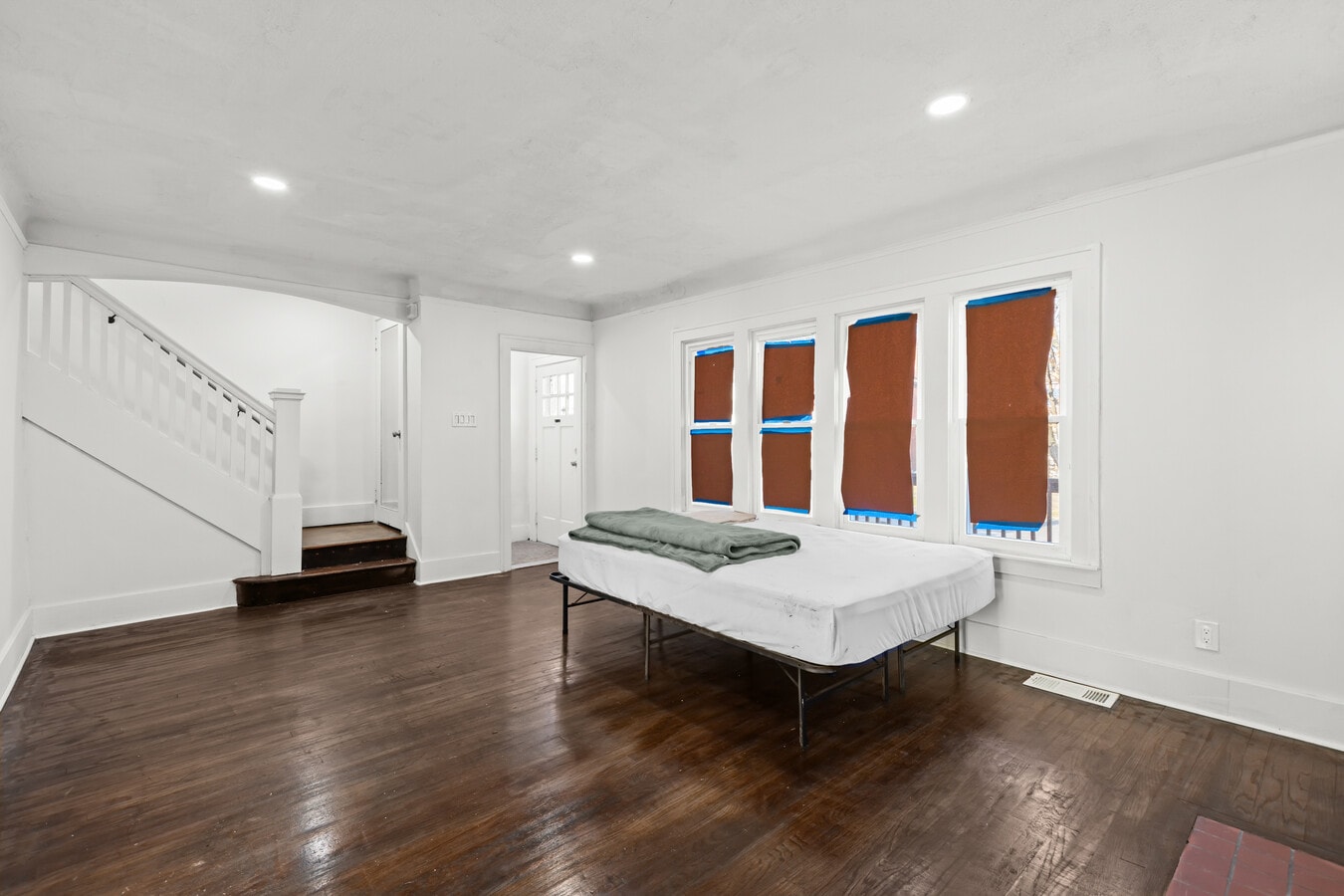 Photo - 3311 Burlingame St