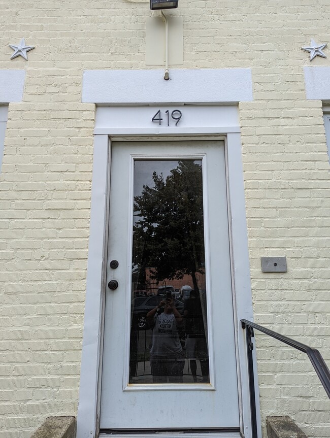 419 W St NE Unidad 3