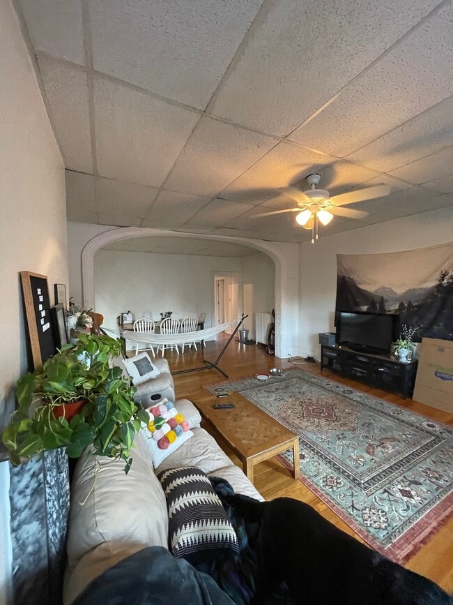 Building Photo - 110 4th St Unit 1