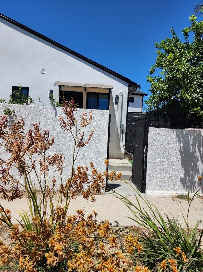 Photo - 8102 Paso Robles Ave