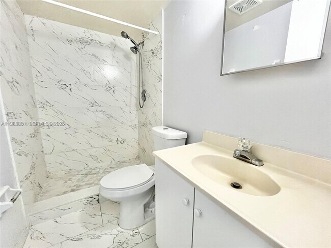 Photo - 10350 SW 220th St