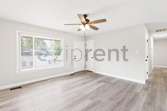 Photo - 318 Nugget Ct