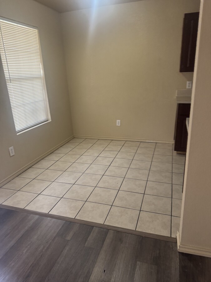 Photo - 304 S Magnolia St