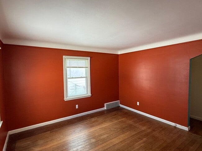 Photo - Move-In Ready 3 Bedroom, 2 Bathroom Home in Dearborn