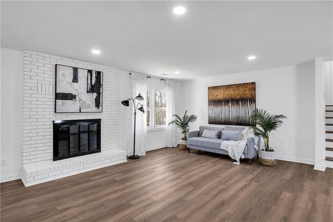 Photo - 1536 Daffodil Dr