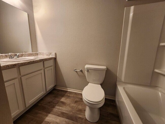 Photo - 2040 River Birch Trl