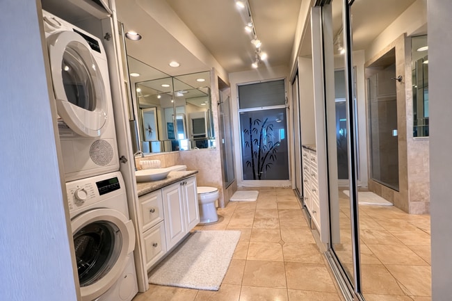 Photo - Waikiki Beach Front Condo! 1Bd/1Ba/1Prkg Furnished, W/D, Elec included, & MORE! Unit 1705