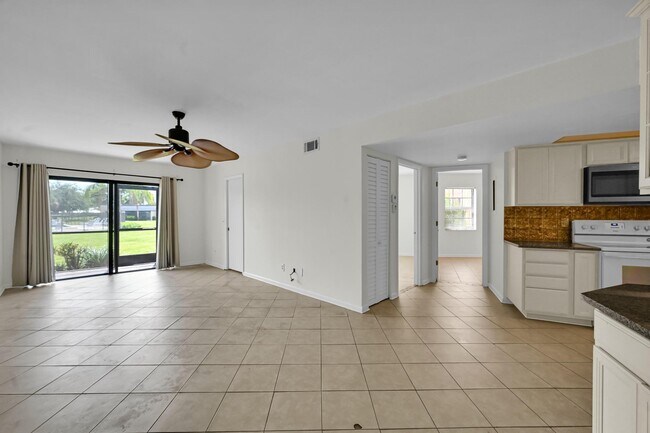 Photo - 2013 NE Collins Cir Unit 50
