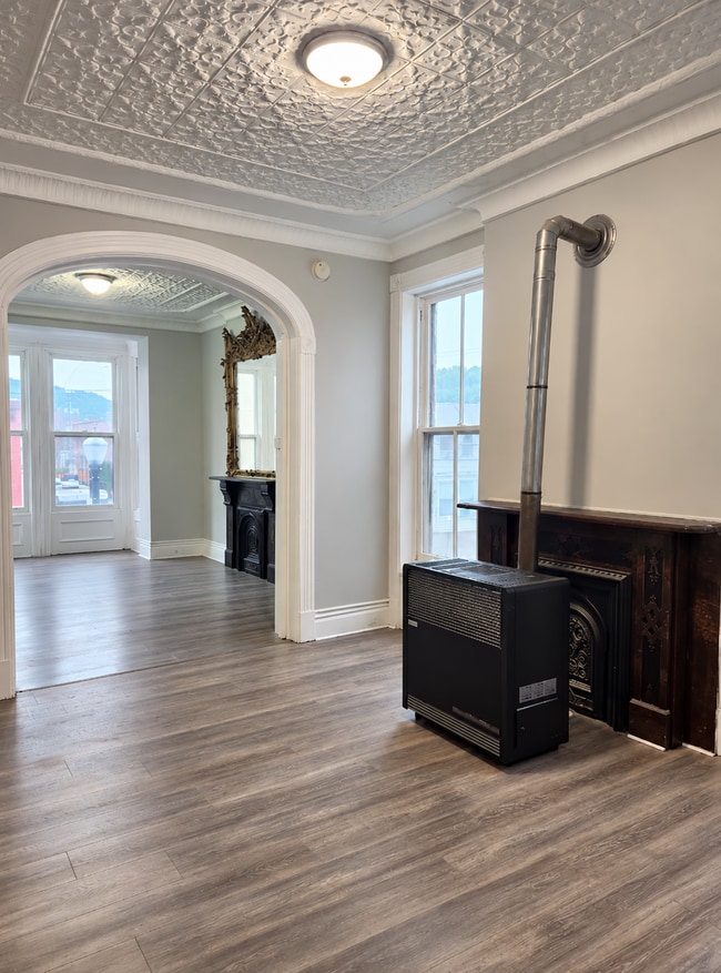 313 4th St Unit 2