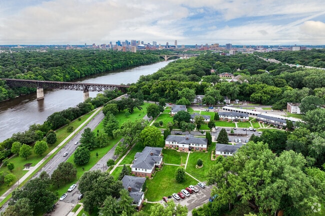 Aerial - East River Terrace