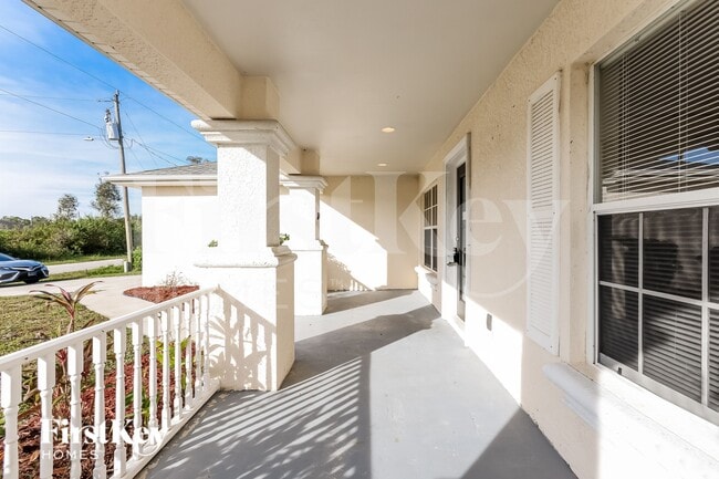 Photo - 3204 61st St W