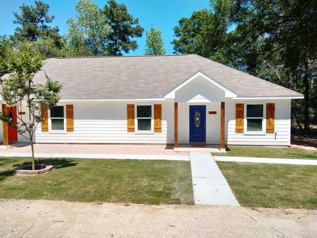 Building Photo - 15530 Towerwood Dr