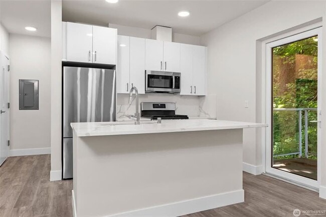 Photo - 1709 Harbor Ave SW Unit 402