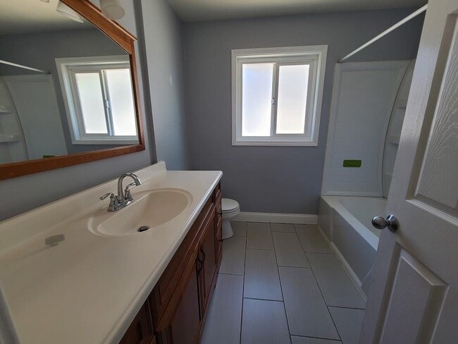 Photo - 475 N Perry Ave