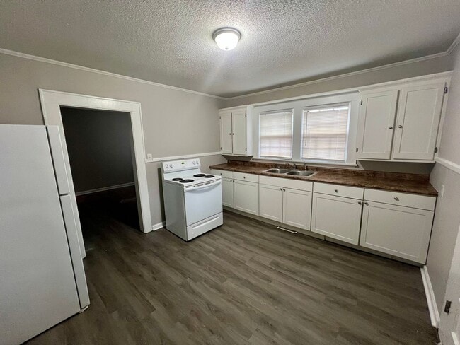 Photo - Three bedroom, 1 bath house in Burlington