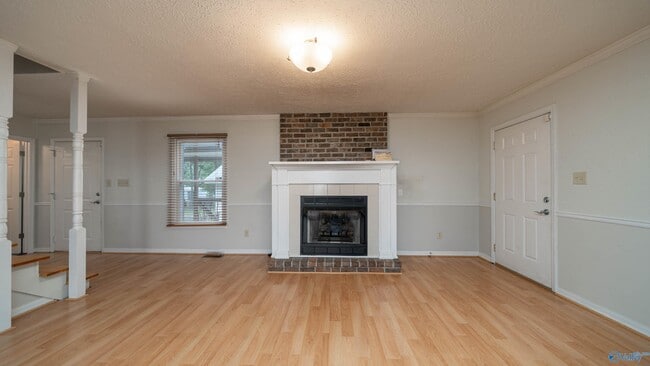 Photo - 21970 Bean Rd E