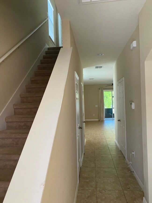 Photo - 3 BEDROOOMS. 2.5 BATHROOM TOWNHOME NEAR THE HEART OF OVIEDO!