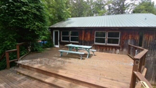 Photo - 818 Deaderick Rd