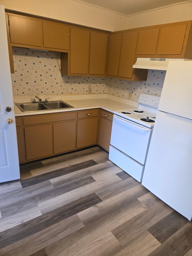 Building Photo - 418 N Center St Unit B