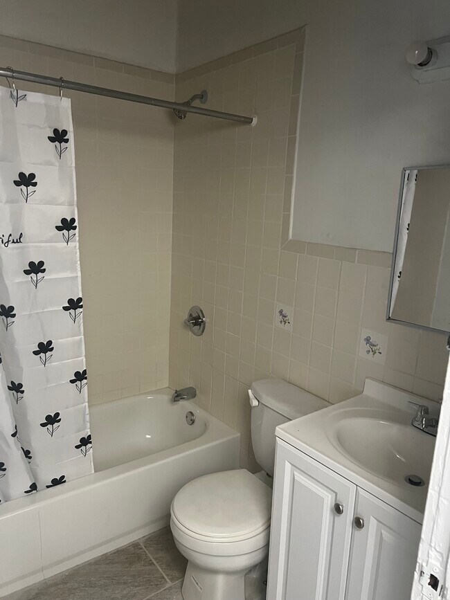 Bathroom - 2035 E Allegheny Ave Unit #2