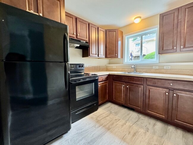 Photo - 466 Danbury Rd Unit APT 6