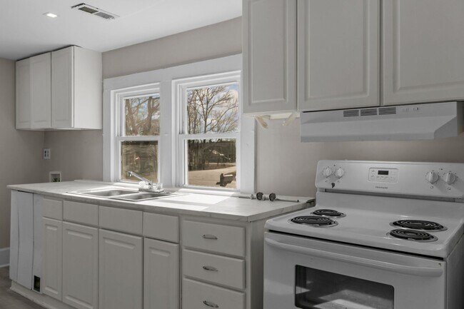 Photo - 3 Bed 2 Bath Ranch