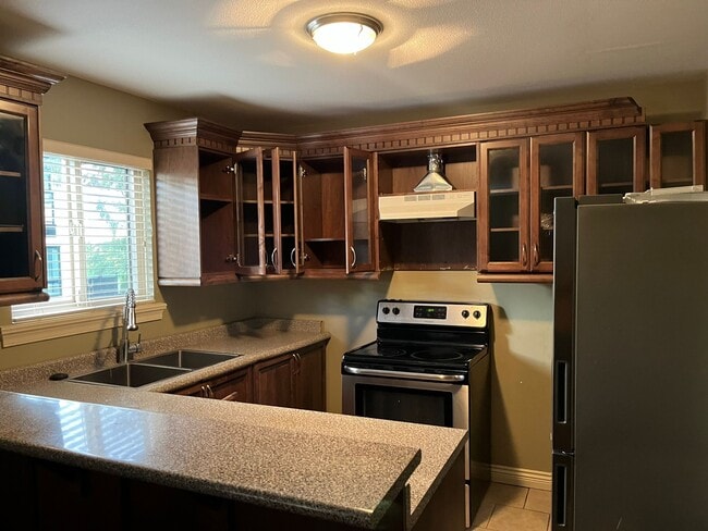 Building Photo - 7767-7148 148 St