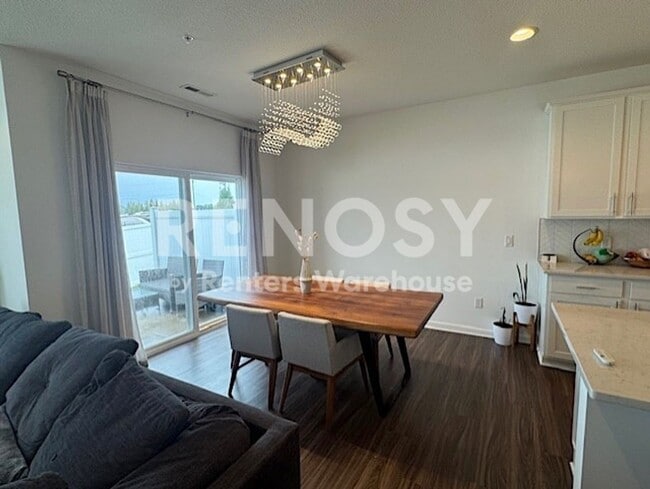 Photo - 7216 Walnut Grove Ln N