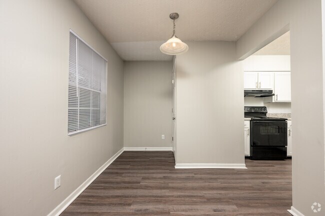 2BR, 1BA - 850SF - Dining Room