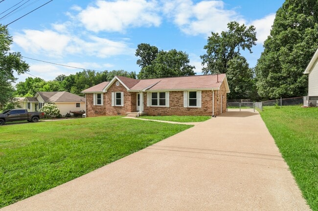 Photo - 931 Poppy Dr